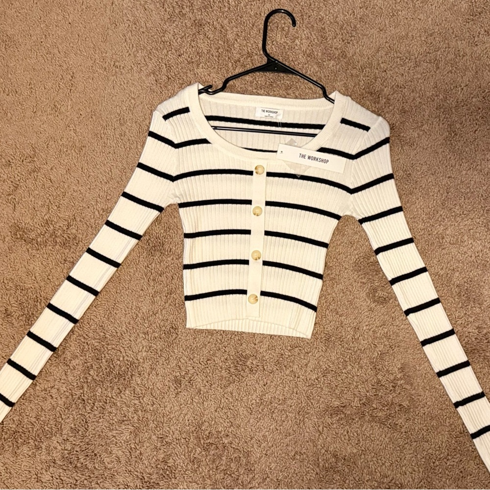(NWT) Striped Ribbed Button-Up Sweater Size:MEDIUM